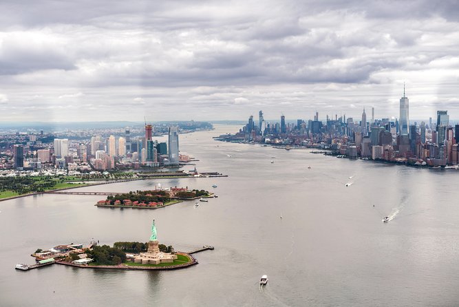 Helicopter Tour in Manhattan, NEW-YORK with Rockon Recreation Rentals